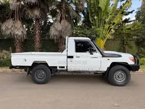 Toyota Land Cruiser 79 Series 2014 White