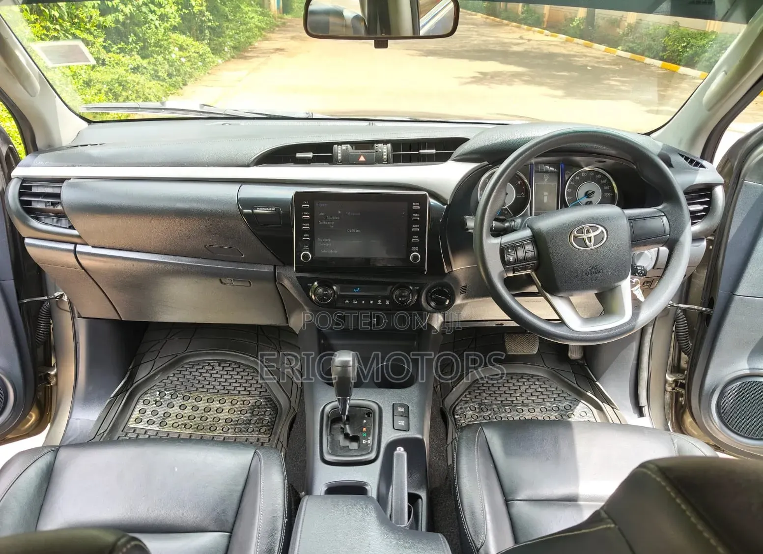 Toyota Hilux 2023 Green