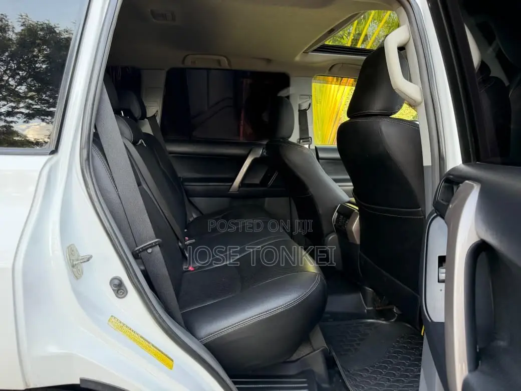 Toyota Land Cruiser Prado 2.7 i 2011 White