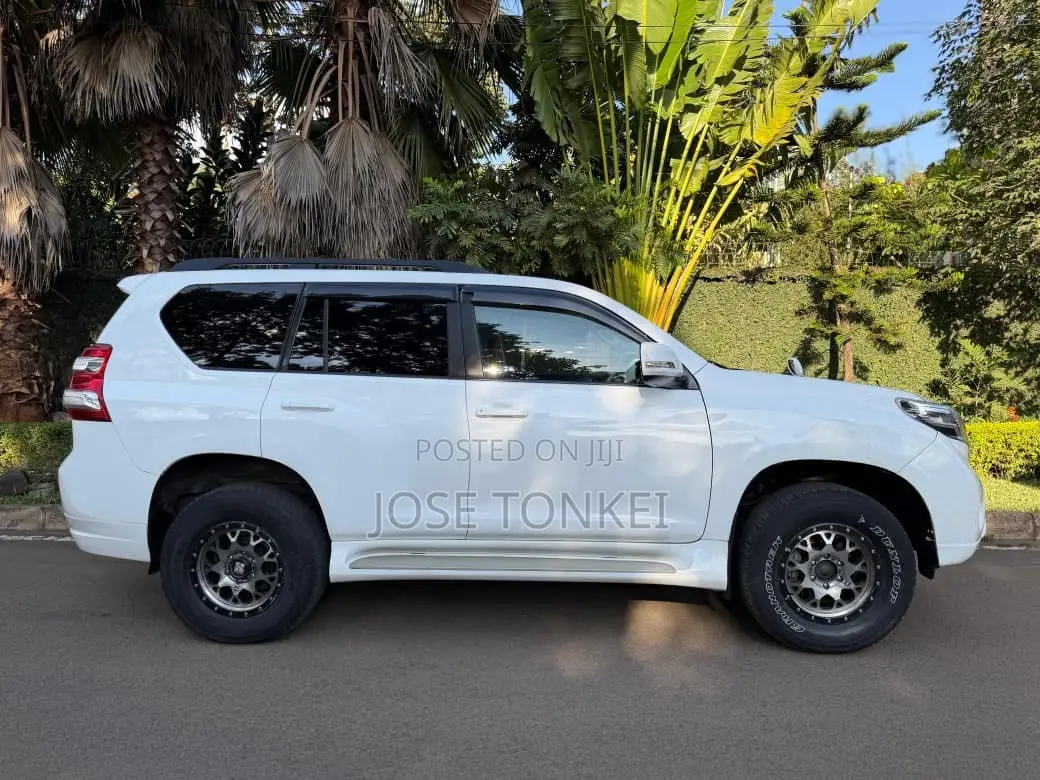 Toyota Land Cruiser Prado 2.7 i 2011 White