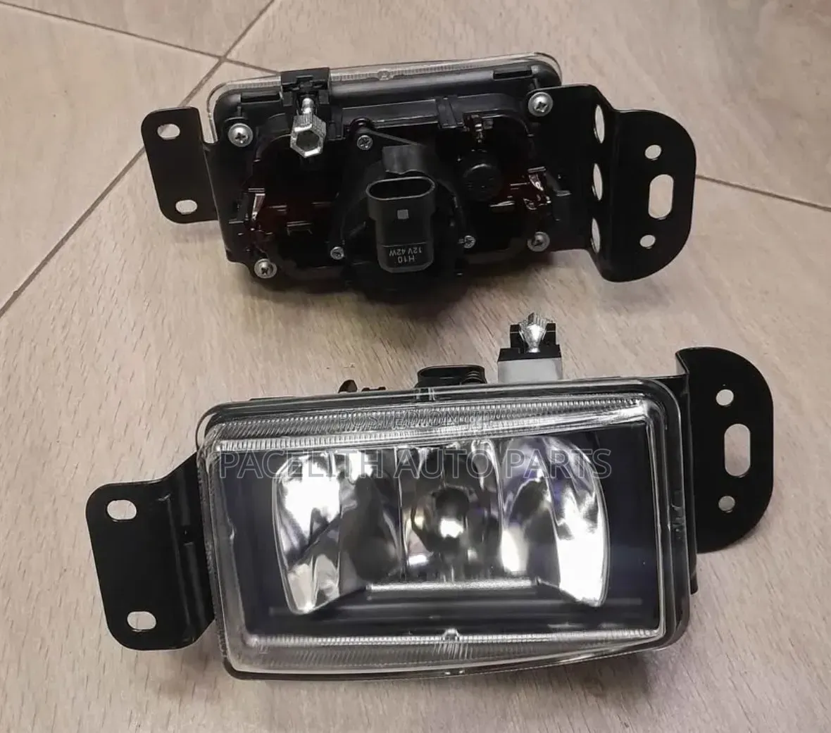 Fog Lamp/ Fog Light Runx 2001/2002/2003