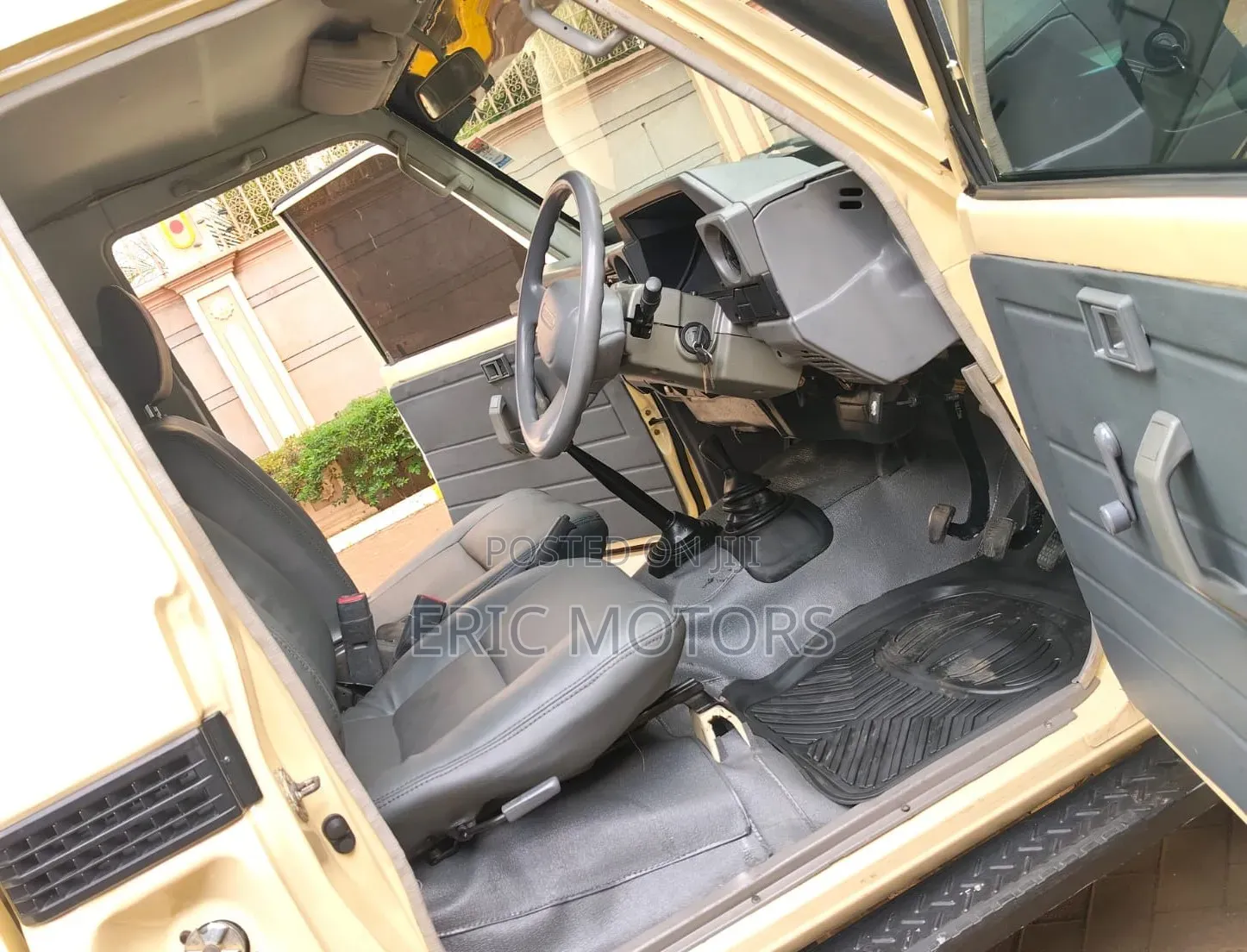 Toyota Land Cruiser 2008 Yellow