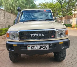 Toyota Land Cruiser 2008 Yellow