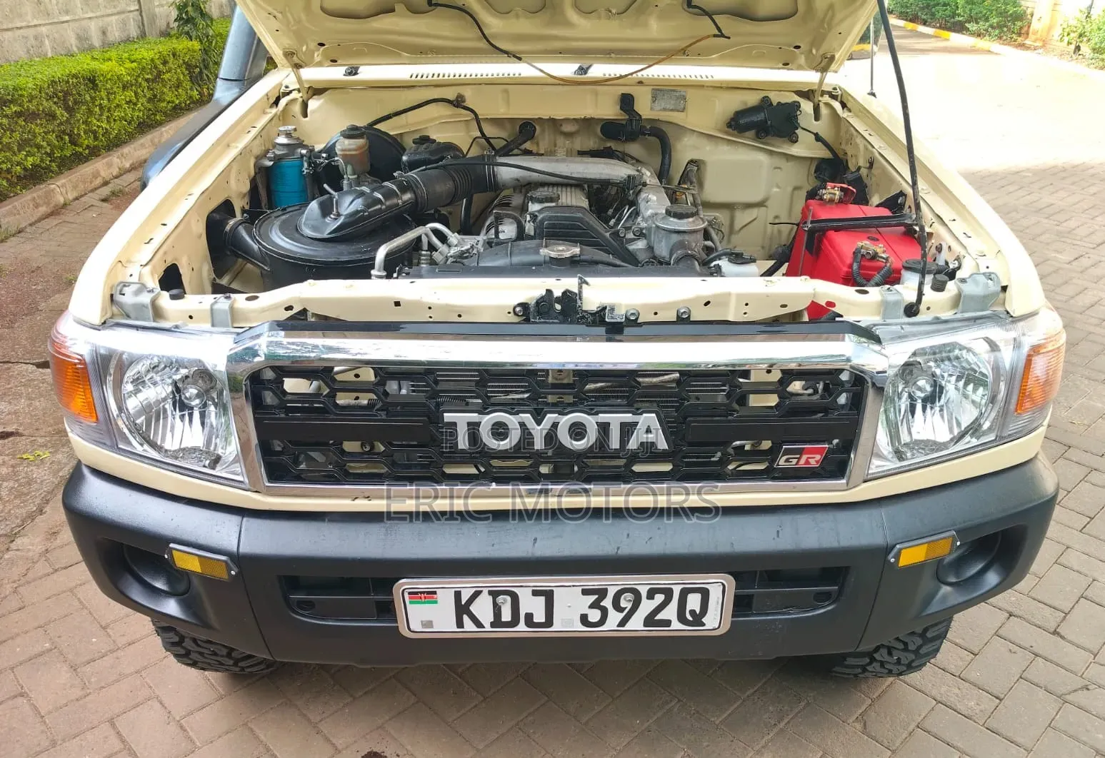 Toyota Land Cruiser 2008 Yellow