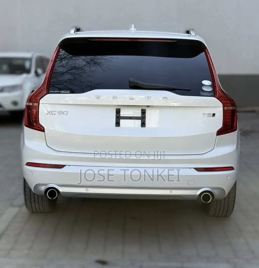 Volvo XC90 T5 Momentum AWD (2.0L 4cyl 8A) 2017 White