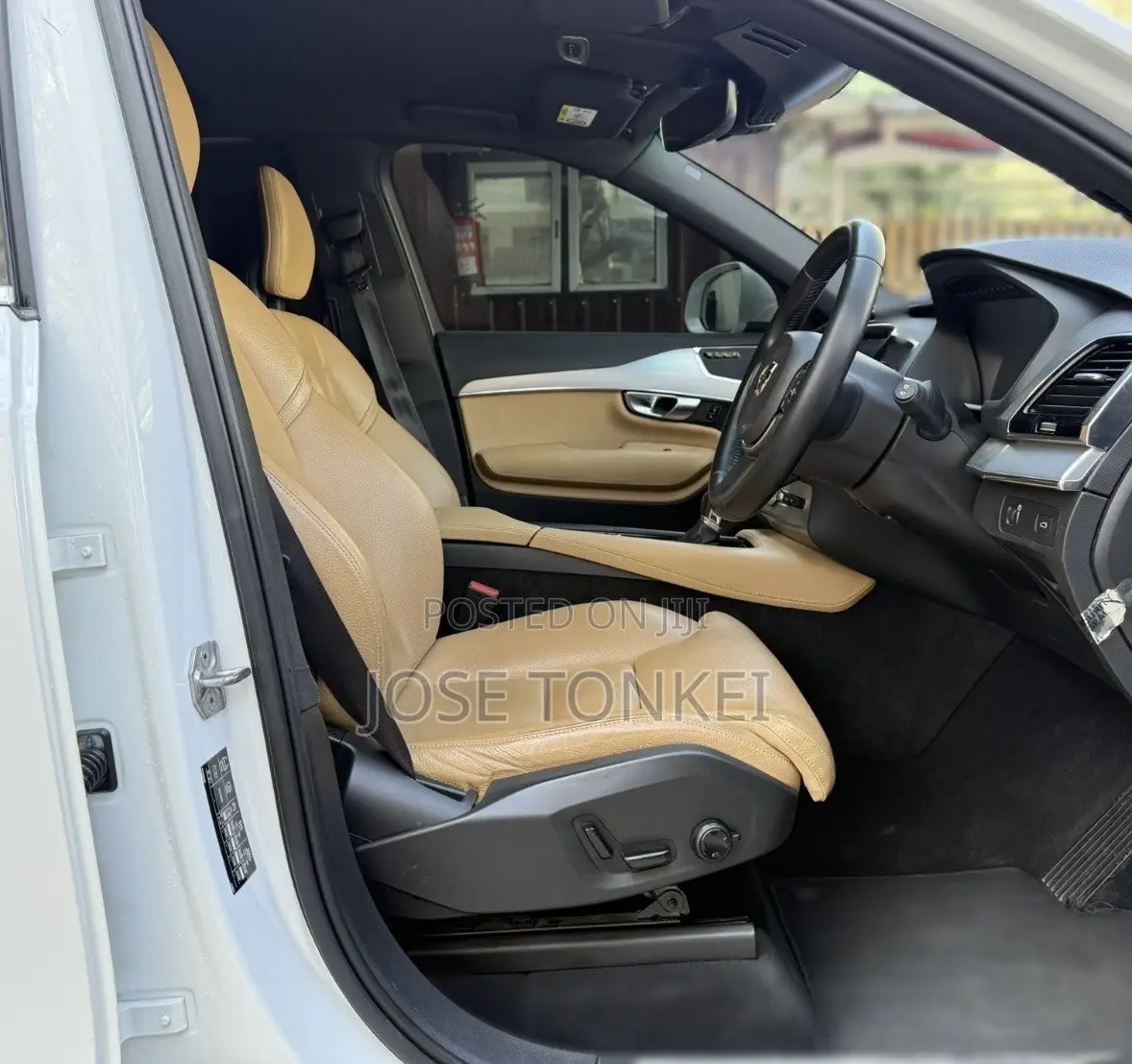 Volvo XC90 T5 Momentum AWD (2.0L 4cyl 8A) 2017 White