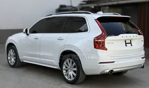 Volvo XC90 T5 Momentum AWD (2.0L 4cyl 8A) 2017 White