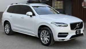 Volvo XC90 T5 Momentum AWD (2.0L 4cyl 8A) 2017 White