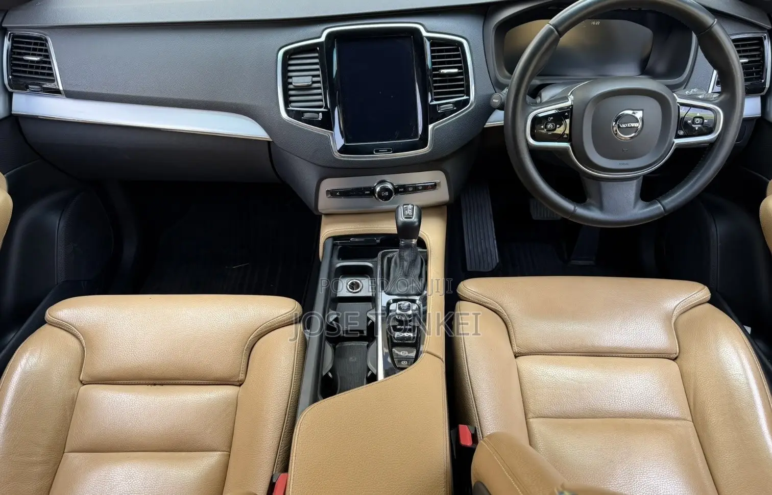 Volvo XC90 T5 Momentum AWD (2.0L 4cyl 8A) 2017 White