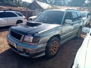 Subaru Forester 2000 Gray