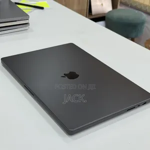 Laptop Apple MacBook Pro 2024 M3 Max 32GB Apple M3 Max SSD 1T