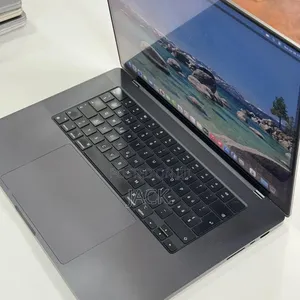 Laptop Apple MacBook Pro 2024 M3 Max 32GB Apple M3 Max SSD 1T
