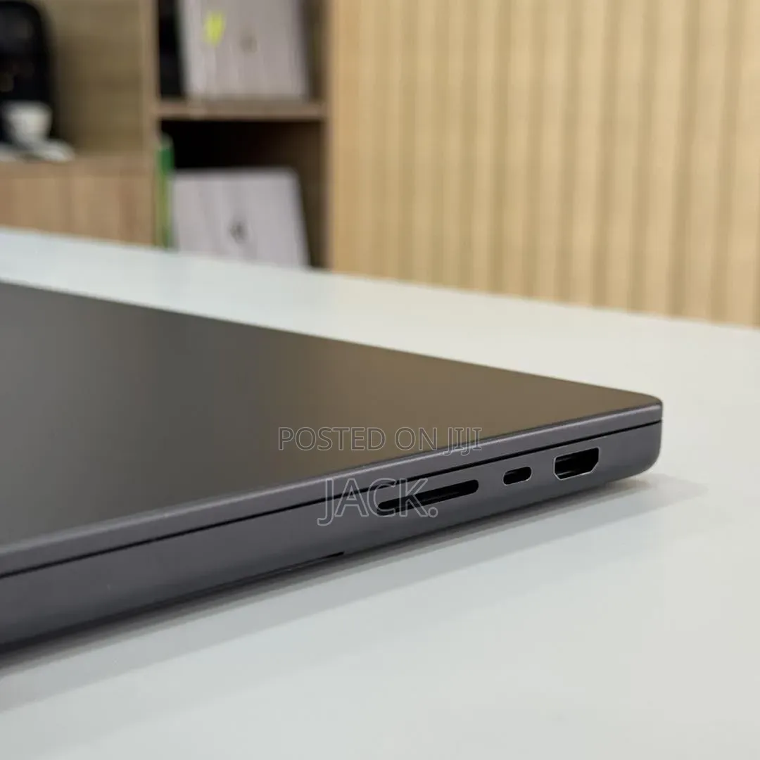 Laptop Apple MacBook Pro 2024 M3 Max 32GB Apple M3 Max SSD 1T
