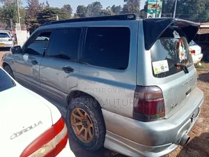 Subaru Forester 2000 Gray