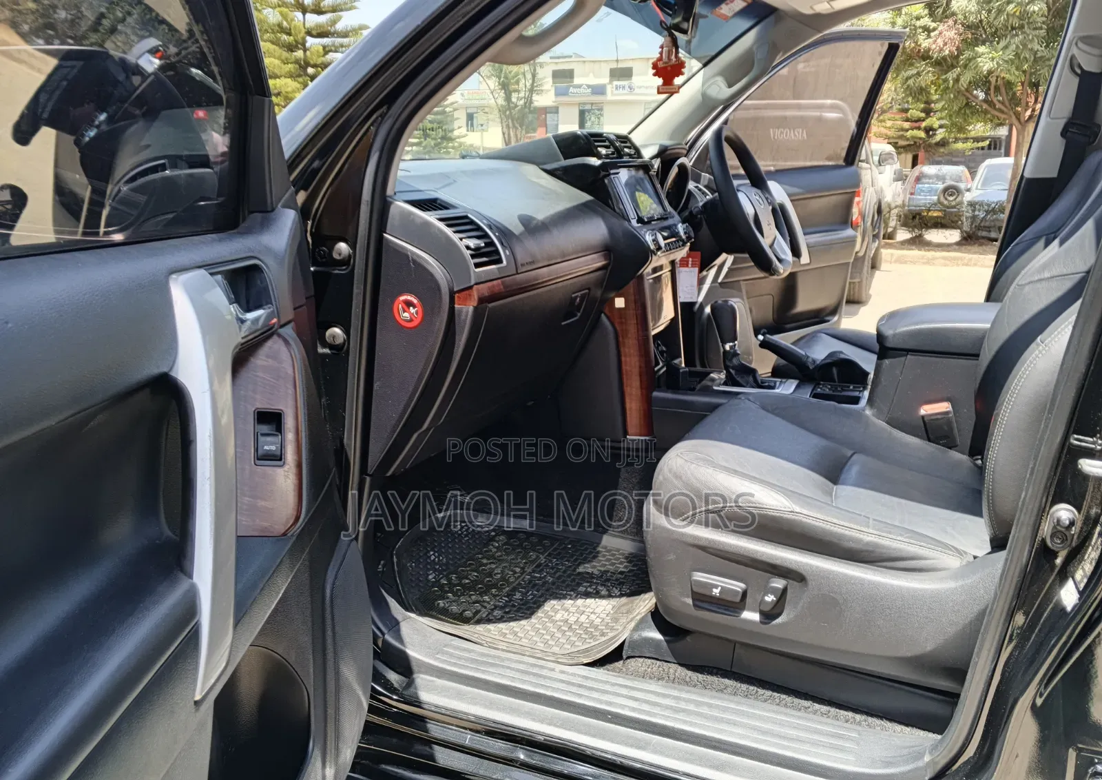 Toyota Land Cruiser Prado 2018 Black