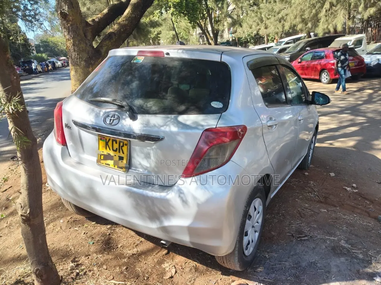 Toyota Vitz 2012 Silver