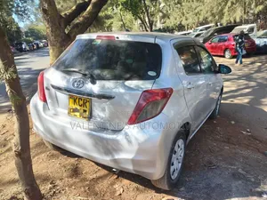 Toyota Vitz 2012 Silver