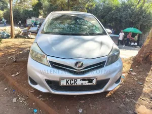 Toyota Vitz 2012 Silver