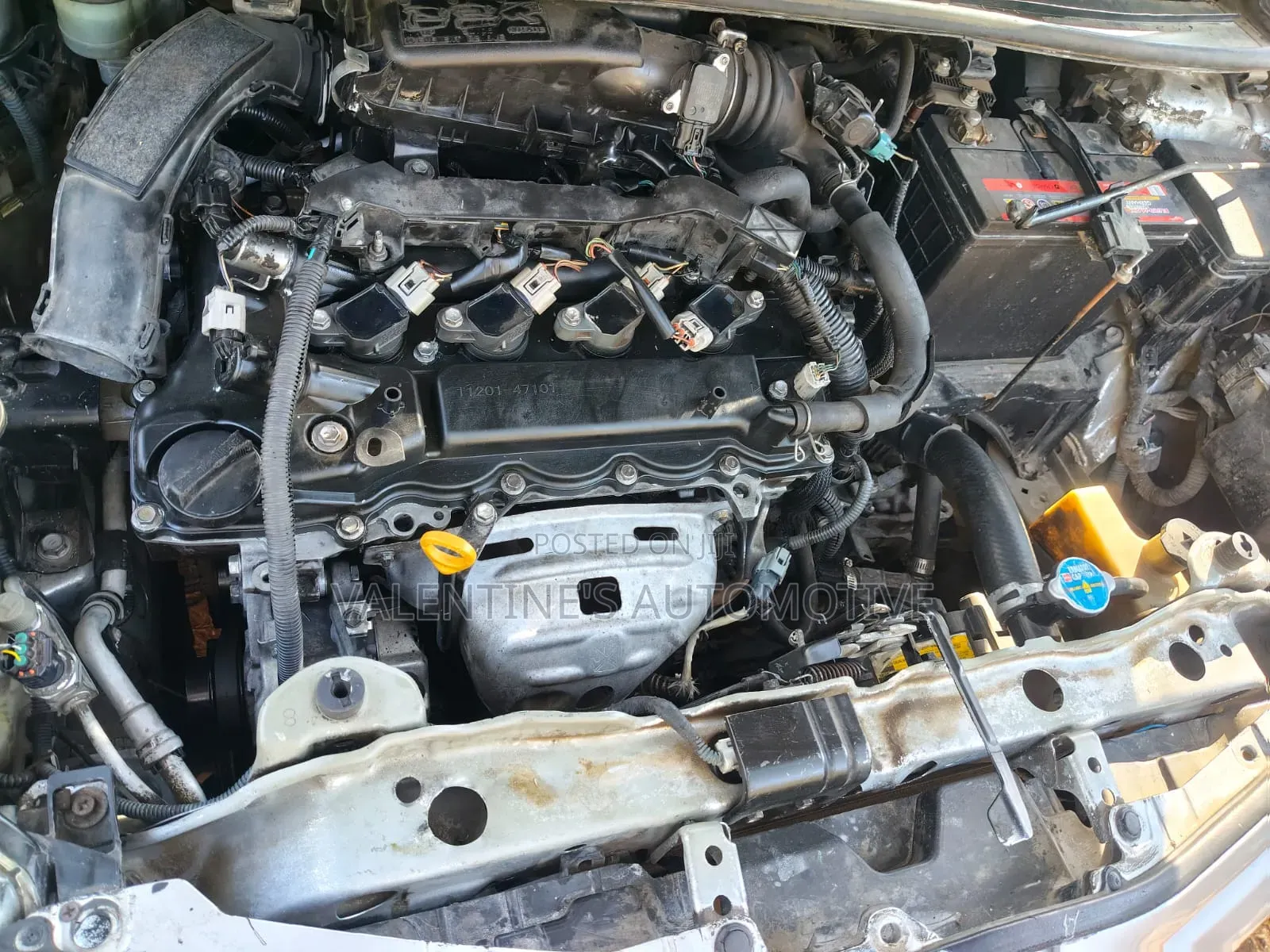 Toyota Vitz 2012 Silver