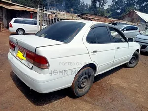 Nissan Sunny 2004 White