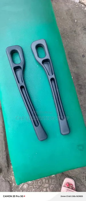 2x Gap Filler With Small Intergrated Slots &Trays to Hold Phone/Coins