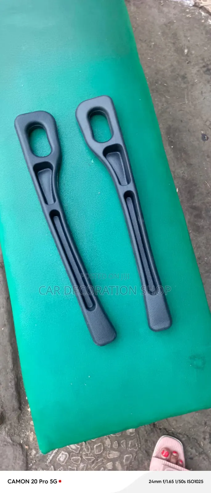 2x Gap Filler With Small Intergrated Slots &Trays to Hold Phone/Coins