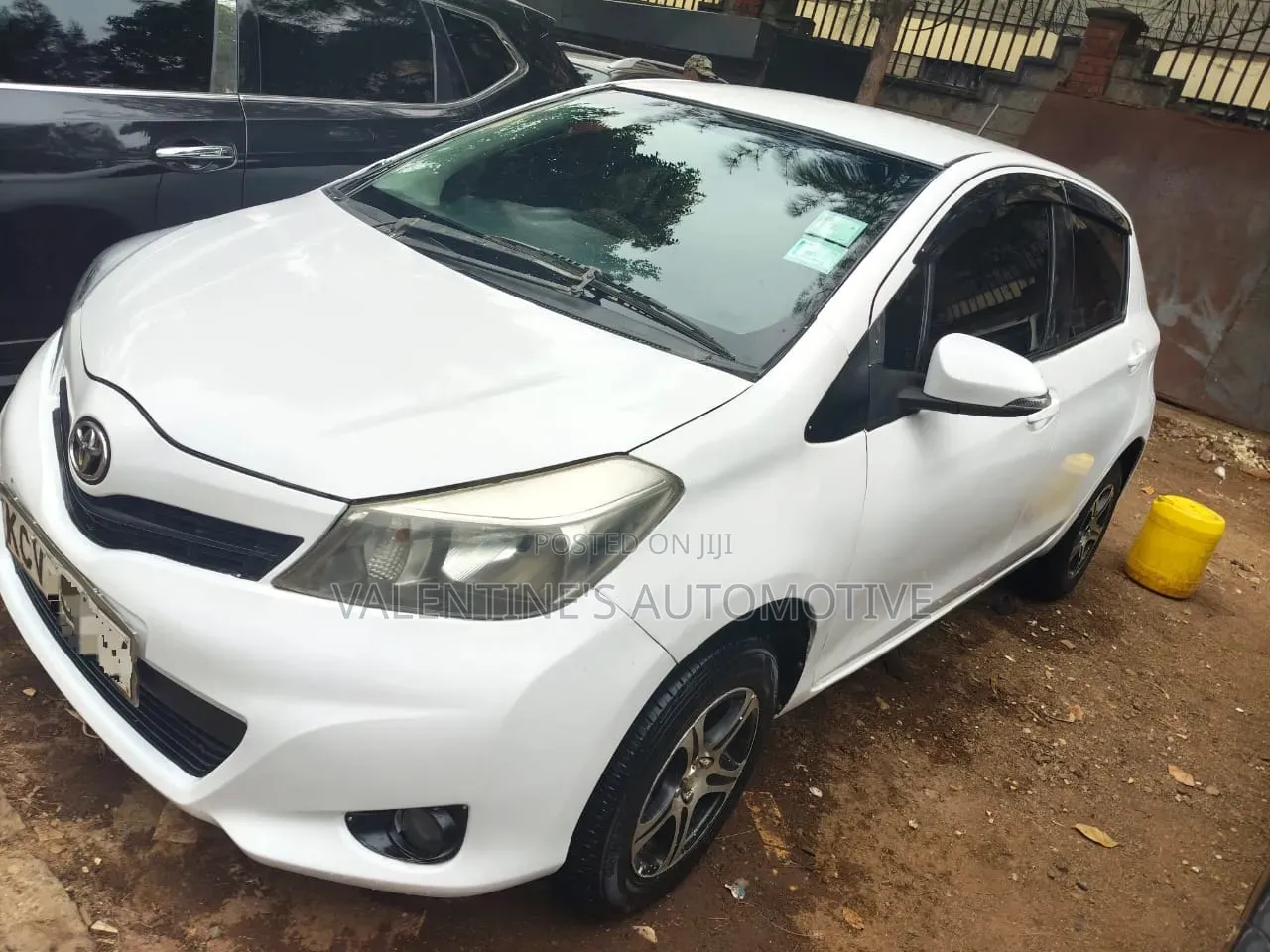 Toyota Vitz 2012 White