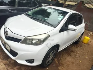 Toyota Vitz 2012 White