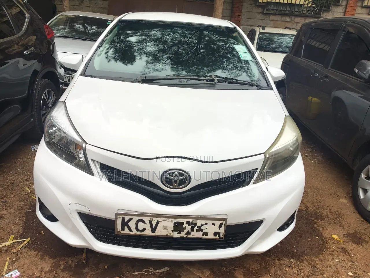 Toyota Vitz 2012 White