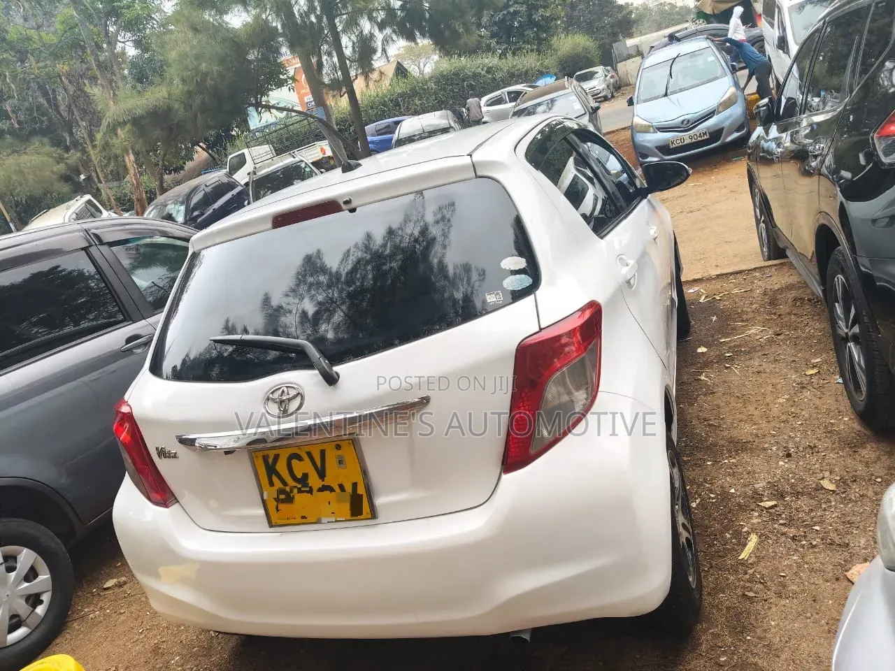 Toyota Vitz 2012 White