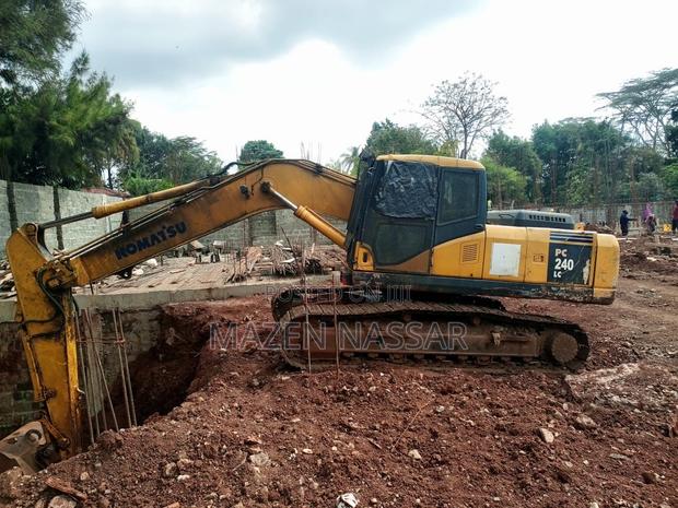 Komatsu 240