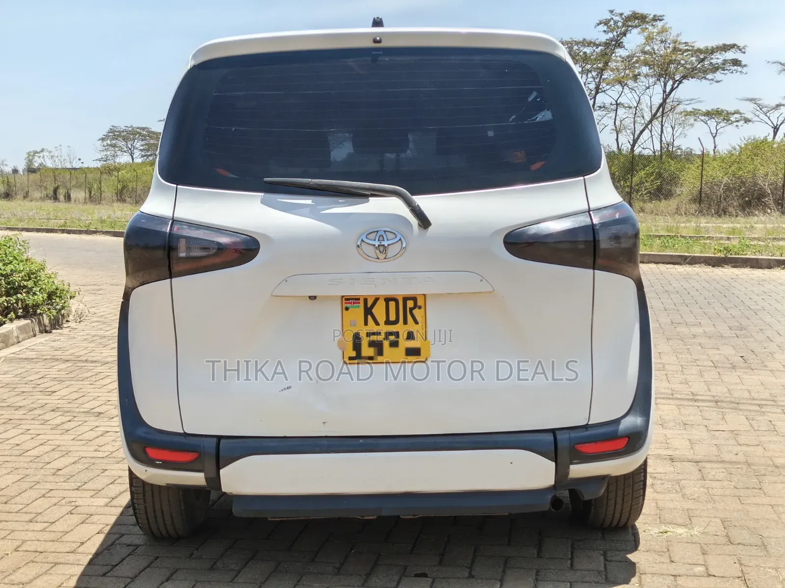 Toyota Sienta 2016 White