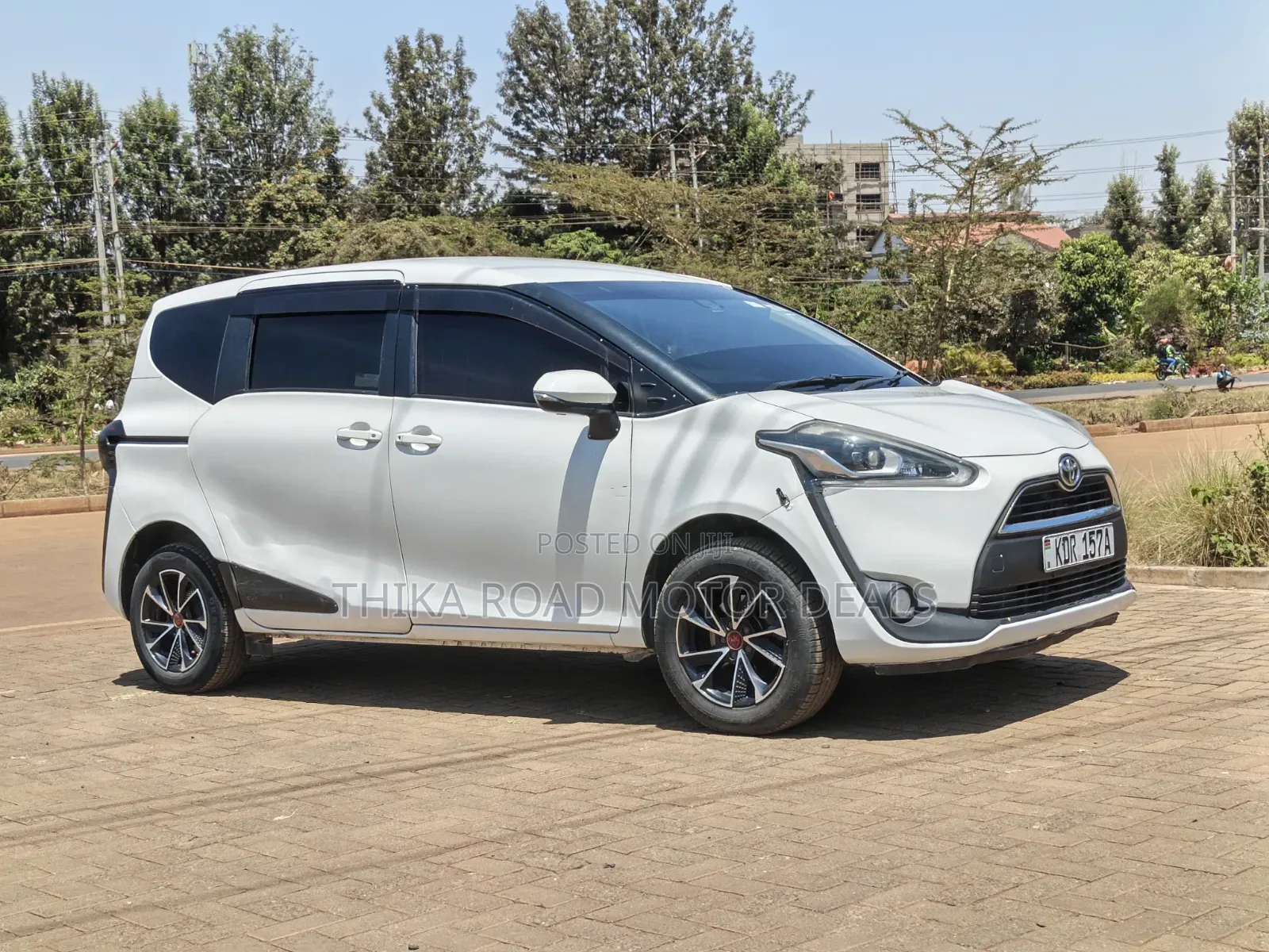 Toyota Sienta 2016 White