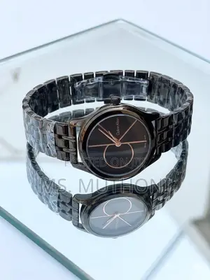 🔮🎀 Calvin Klein Minimalist Analog Wristwatch