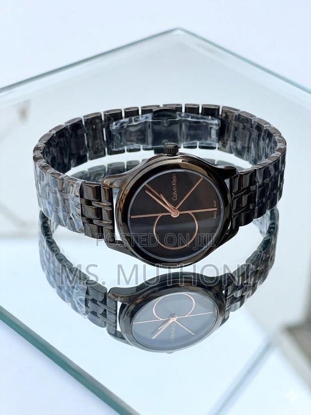 🔮🎀 Calvin Klein Minimalist Analog Wristwatch