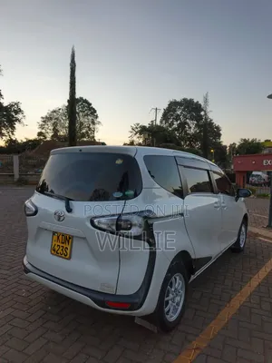 Toyota Sienta 2016 White