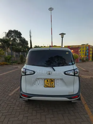 Toyota Sienta 2016 White