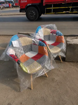 Stylish Fabric Lounge & Waiting Chair