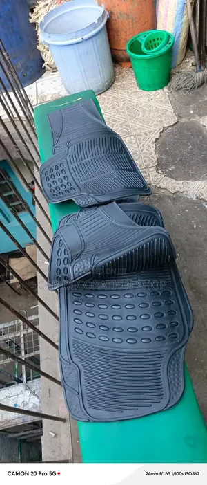 7-Seater Floor Mats With Non Slip Nibbed  Textured Backing Underneath