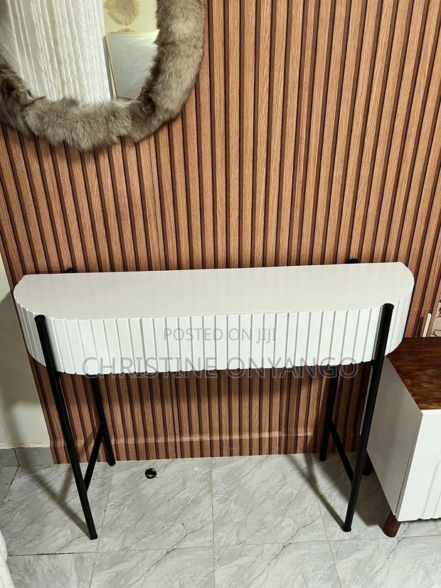 Curved Console Table - thumbnail 3