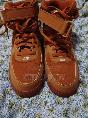 Nike Air Force 1 '07 Mid Orange