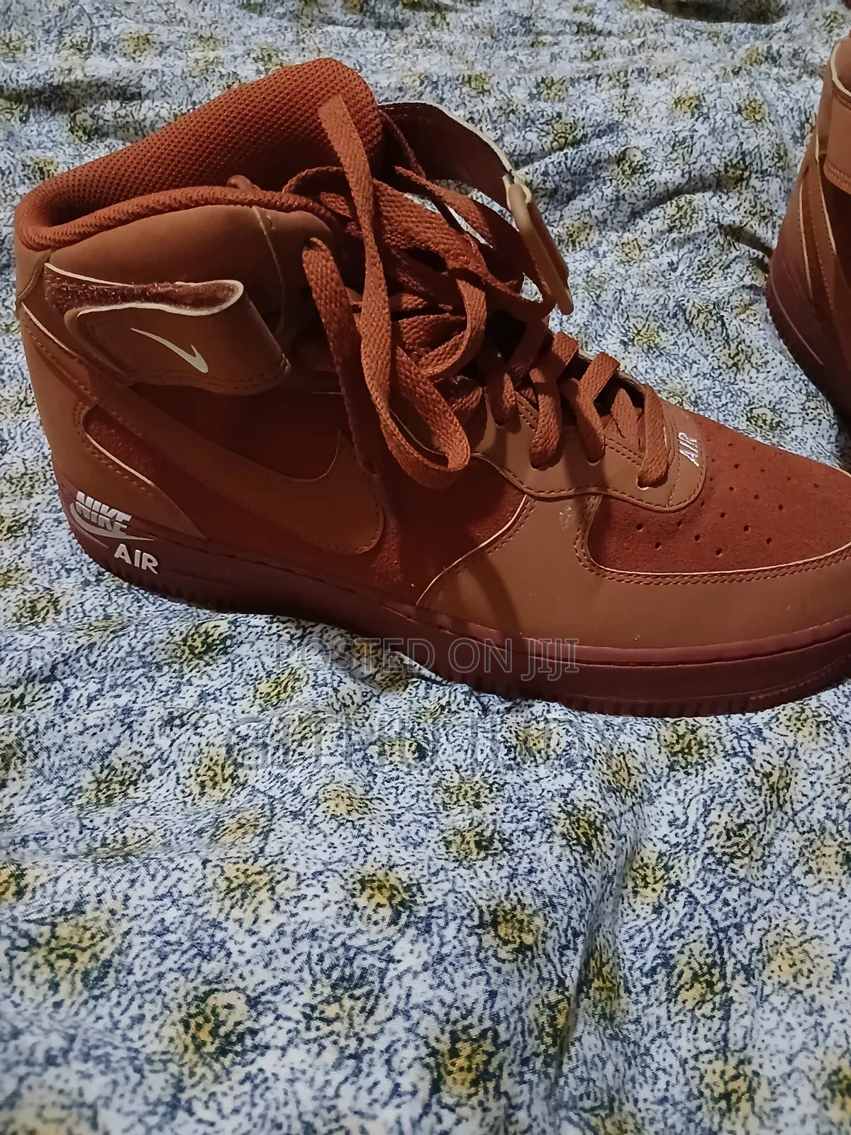 Nike Air Force 1 '07 Mid Orange