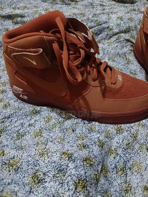 Nike Air Force 1 '07 Mid Orange