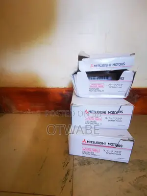 Mitsubishi 4A90 Spark Plugs