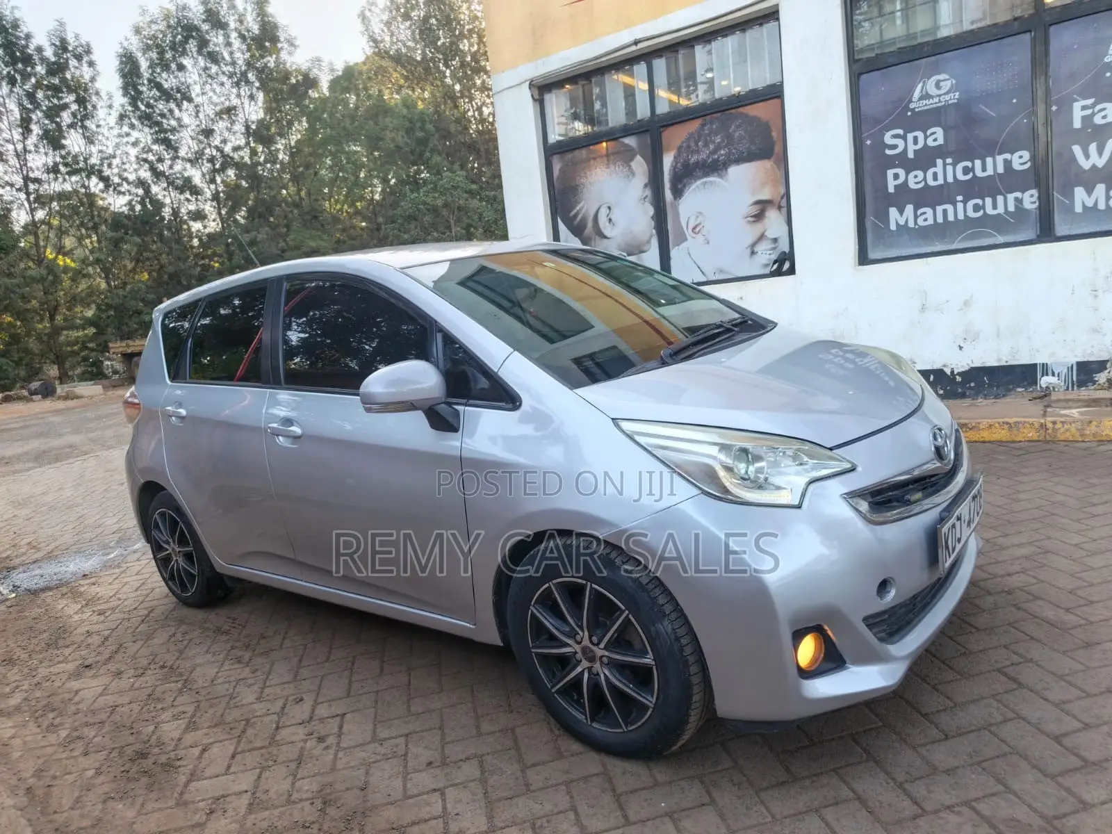 Toyota Ractis 2015 Silver