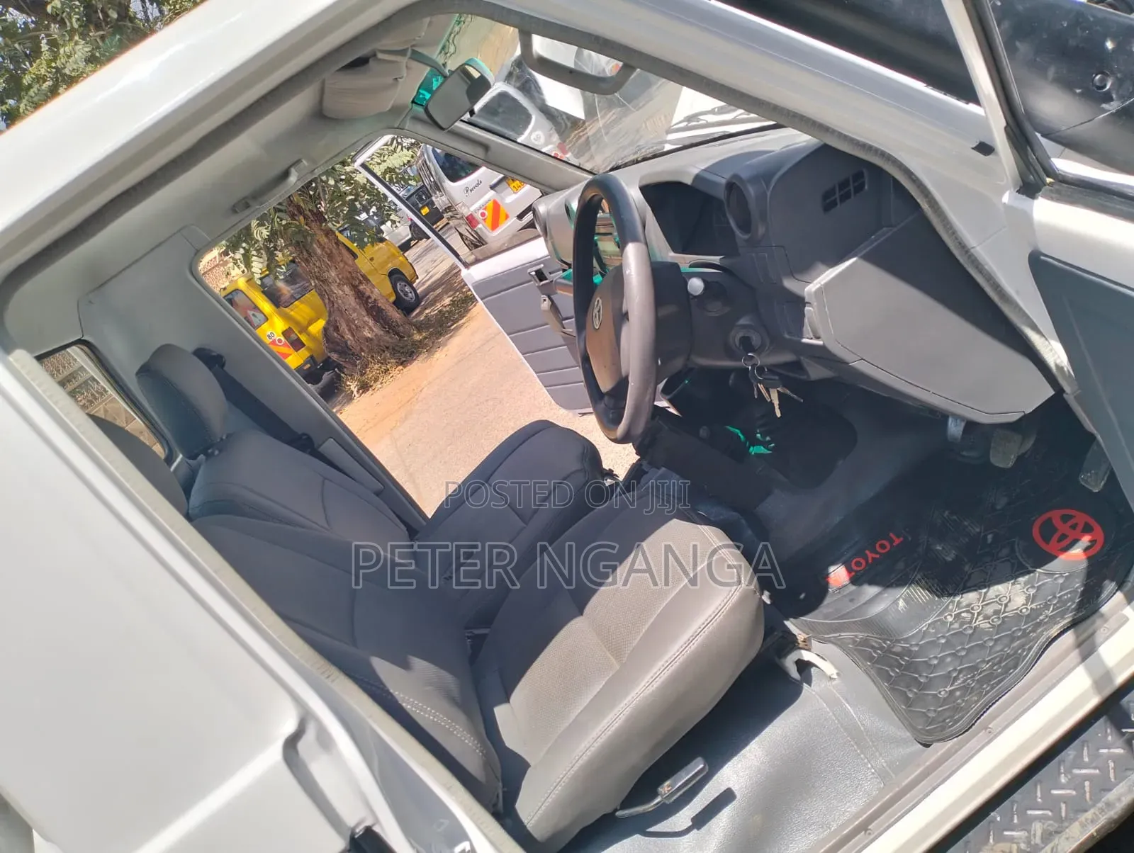 Toyota Land Cruiser 2013 White