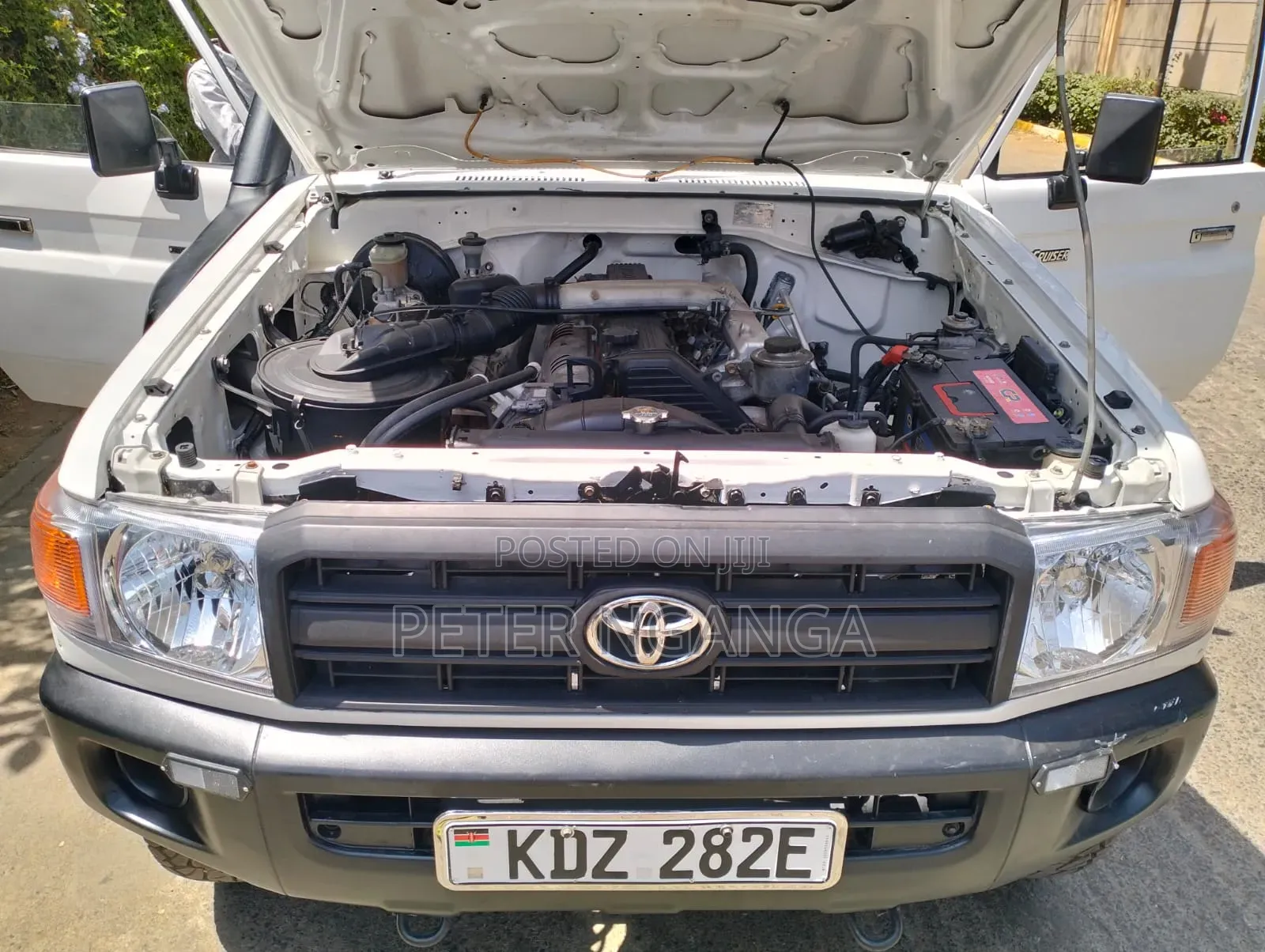 Toyota Land Cruiser 2013 White