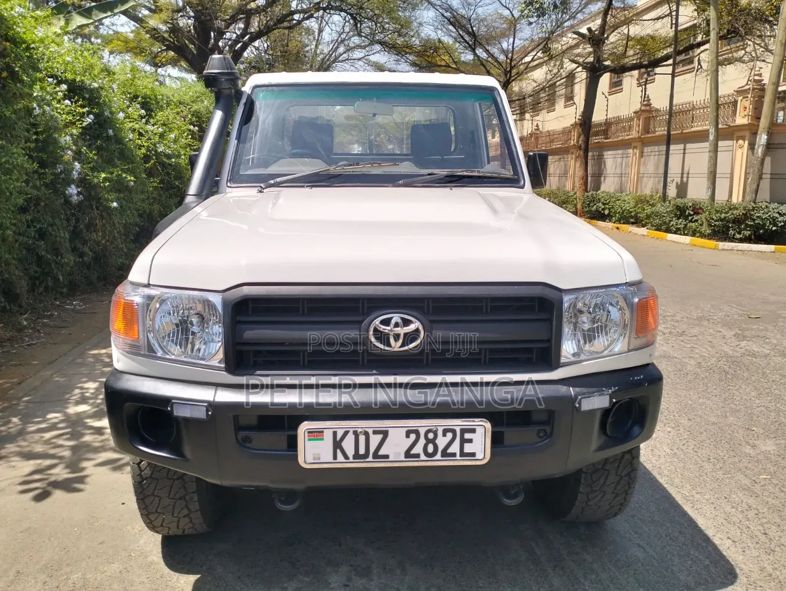 Toyota Land Cruiser 2013 White