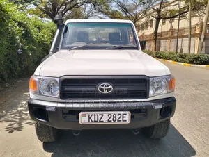 Toyota Land Cruiser 2013 White
