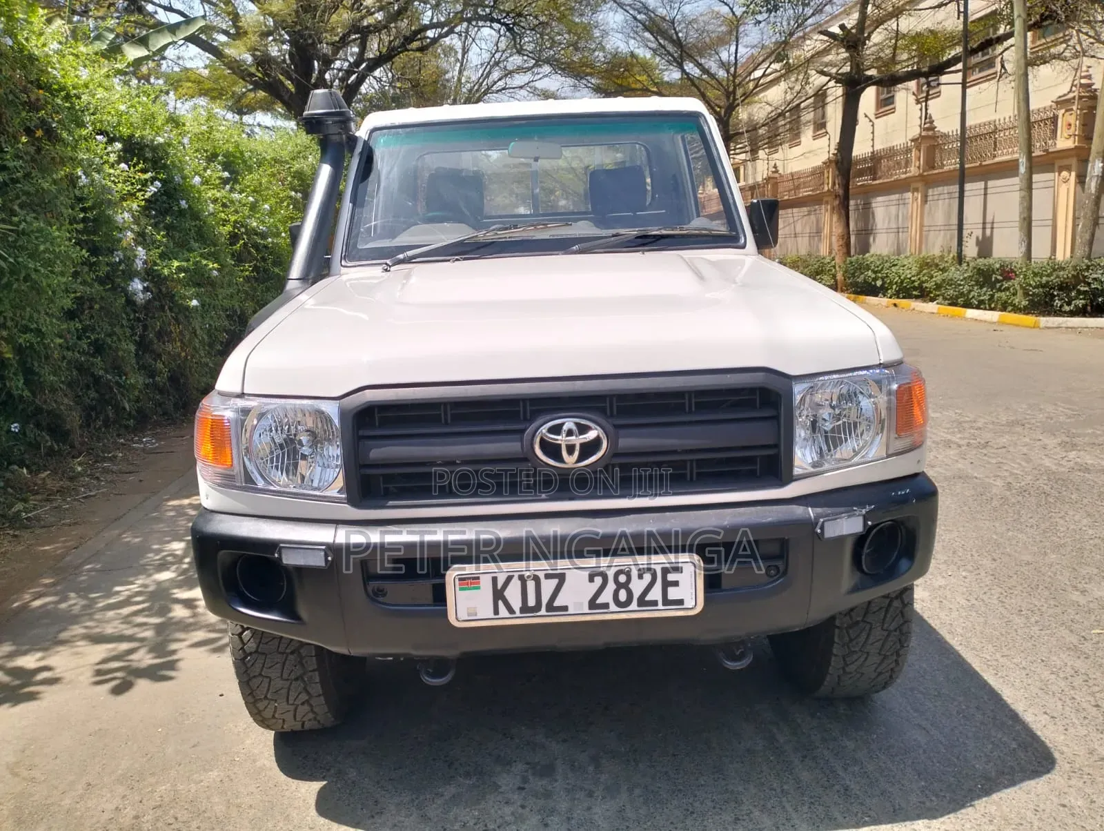 Toyota Land Cruiser 2013 White